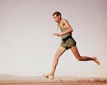 El atleta Abebe Bikila, doble campe&oacute;n ol&iacute;mpico en Marat&oacute;n (1960 y 1964).