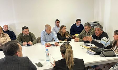 La crítica situación de la Algodonera Avellaneda, una de las principales industrias textiles del norte santafesino, llegó este miércoles a la Legislatura. La crítica situación de la Algodonera Avellaneda, una de las principales industrias textiles del norte santafesino, llegó este miércoles a la Legislatura.