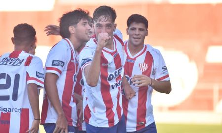 Unión venció 1 a 0 a Sarmiento con gol de Fagioli y triunfó por primera vez en el Torneo Proyección. Unión venció 1 a 0 a Sarmiento con gol de Fagioli y triunfó por primera vez en el Torneo Proyección.