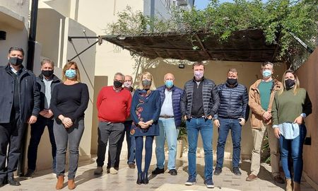La lines larretista del Rpo santafesino acordó trabajar con el Partido Demócrata Progresista para las elecciones a nivel nacional. La lines larretista del Rpo santafesino acordó trabajar con el Partido Demócrata Progresista para las elecciones a nivel nacional.