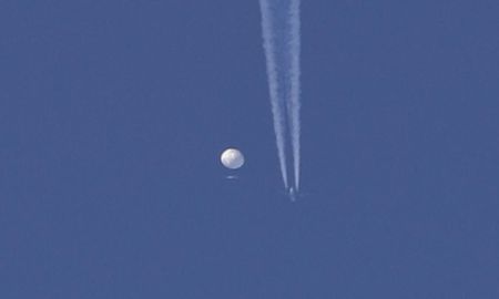 Las imágenes de cómo Estados Unidos derribó el globo espía chino sobre el océano Atlántico Las imágenes de cómo Estados Unidos derribó el globo espía chino sobre el océano Atlántico