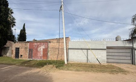 Así quedó el tendido eléctrico tras el robo durante la madrugada. Así quedó el tendido eléctrico tras el robo durante la madrugada.