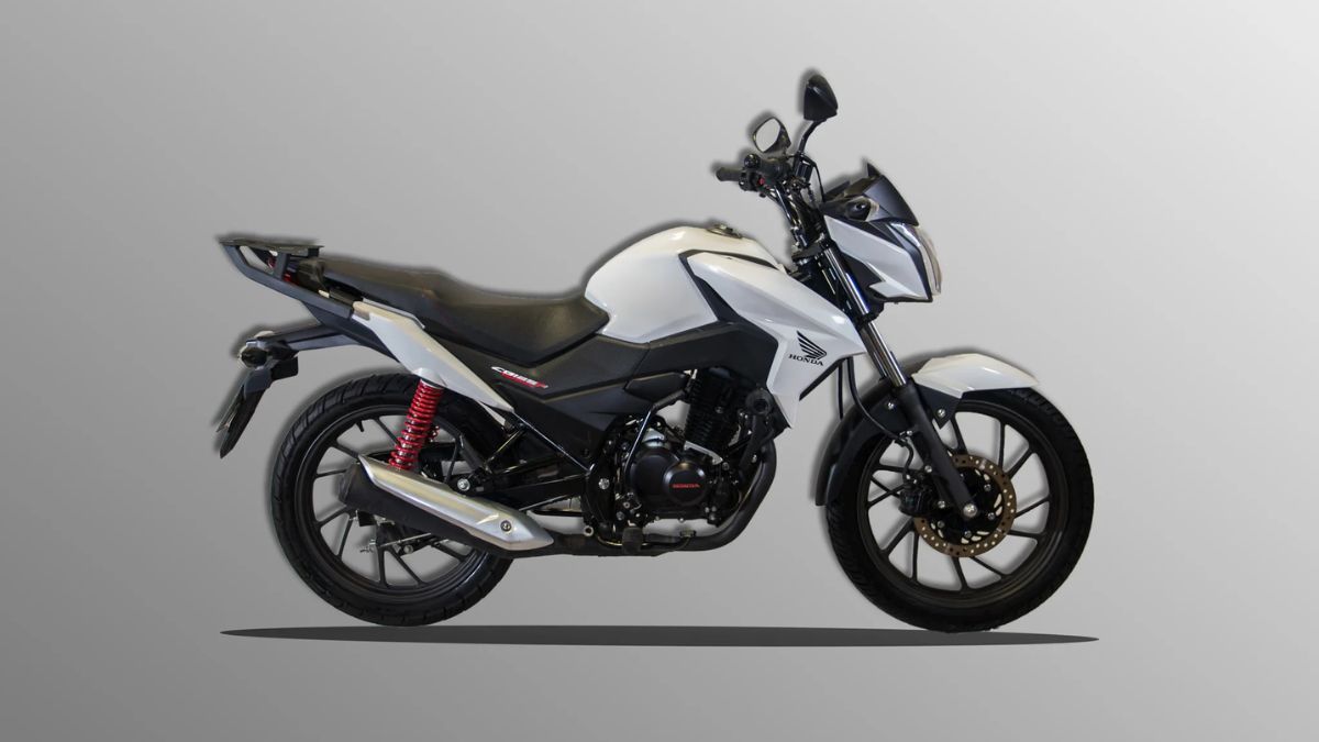 Su diseño moderno y atractivo, aunque más compacto que sus hermanas de mayor cilindrada.