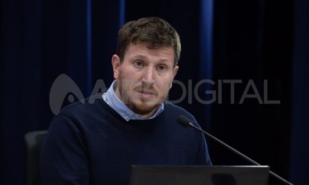 Angelini competirá por un lugar en el Senado de la Nación este año. Angelini competirá por un lugar en el Senado de la Nación este año.