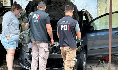 Incendiaron un auto en el barrio El Pozo Incendiaron un auto en el barrio El Pozo