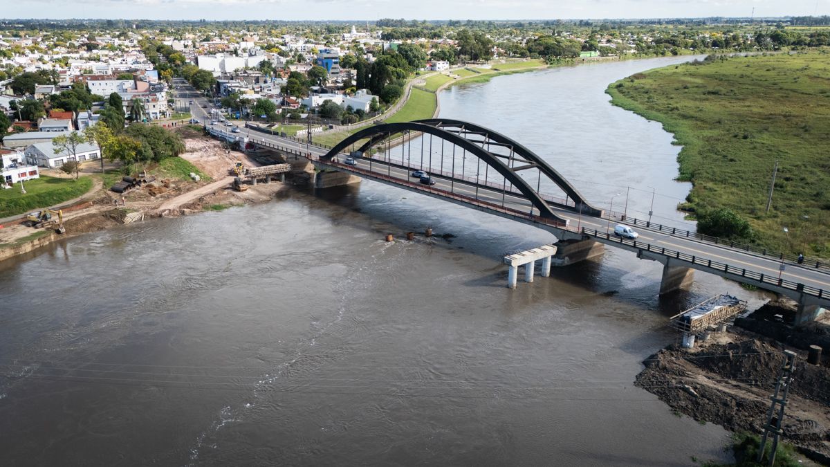 El nivel del río altera la logística en la obra del nuevo puente Santa Fe - Santo Tomé. Enrico explicó que no cambian plazos