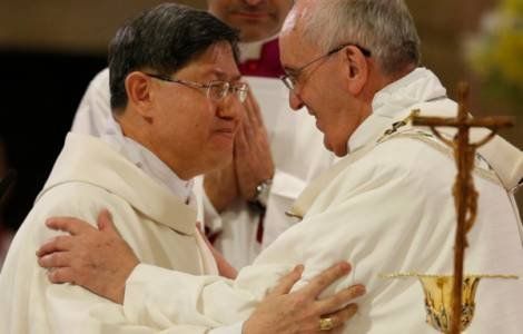 Luis Tagle, titular de Cáritas, junto al Vaticano pidió promover la producción de vacunas. 