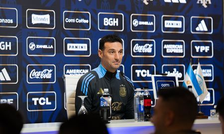 Scaloni confirmó que Messi será titular ante Venezuela y habló de su futuro: Hay que disfrutarlo Scaloni confirmó que Messi será titular ante Venezuela y habló de su futuro: Hay que disfrutarlo