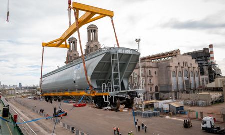 Las 45 unidades se destinarán a la línea Belgrano con vistas al tráfico que generará el sector agroindustrial ya que según estimaciones de la Bolsa de Cereales de Buenos Aires.