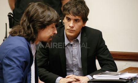 Mariano Scali (de saco negro) junto a su abogado defensor, el 11 de octubre de 2019, día en que fue condenado en primera instancia. Mariano Scali (de saco negro) junto a su abogado defensor, el 11 de octubre de 2019, día en que fue condenado en primera instancia.