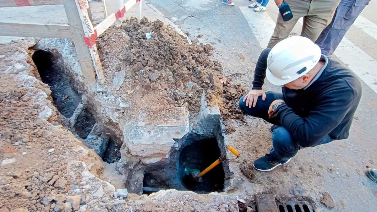 Un operario sufrió una grave descarga eléctrica mientras trabajaba en el centro de Rosario.