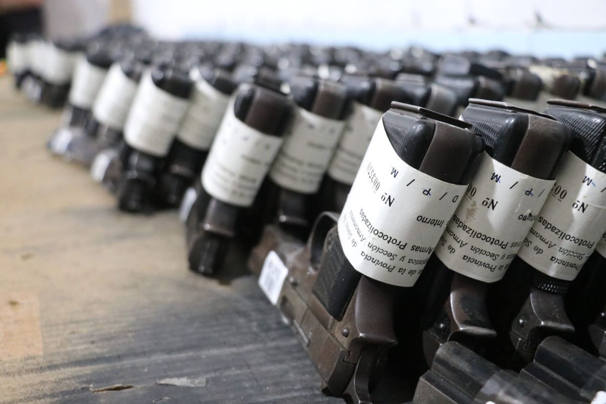 Las armas fueron reemplazadas por armamento nuevo y moderno y las viejas fueron etiquetadas y almacenadas en departamento Logística D4 para su destrucción.