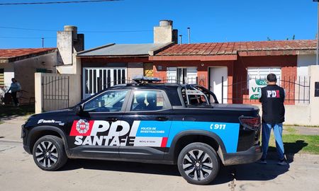 Amenazas en escuelas de Santa Fe. Frente de uno de los domicilios allanados, en el marco de la investigación por amenazas en escuelas del departamento Caseros. Amenazas en escuelas de Santa Fe. Frente de uno de los domicilios allanados, en el marco de la investigación por amenazas en escuelas del departamento Caseros.