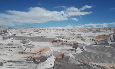 Catamarca: cuatro turistas bonaerenses dañaron un volcán con cuatriciclos y podrían llegar a recibir una multa de $650 mil Catamarca: cuatro turistas bonaerenses dañaron un volcán con cuatriciclos y podrían llegar a recibir una multa de $650 mil