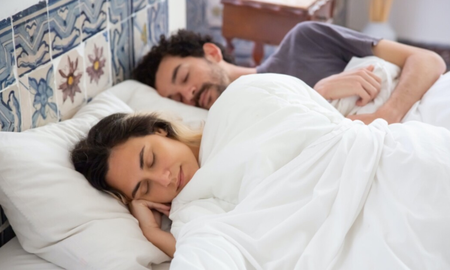 Según la psicología, la distancia en la cama refleja la madurez emocional. Según la psicología, la distancia en la cama refleja la madurez emocional.