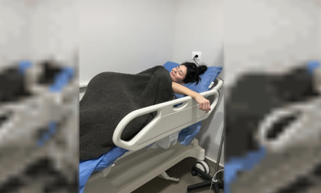 Kylie Jenner subió una foto desde la camilla del hospital. Kylie Jenner subió una foto desde la camilla del hospital.