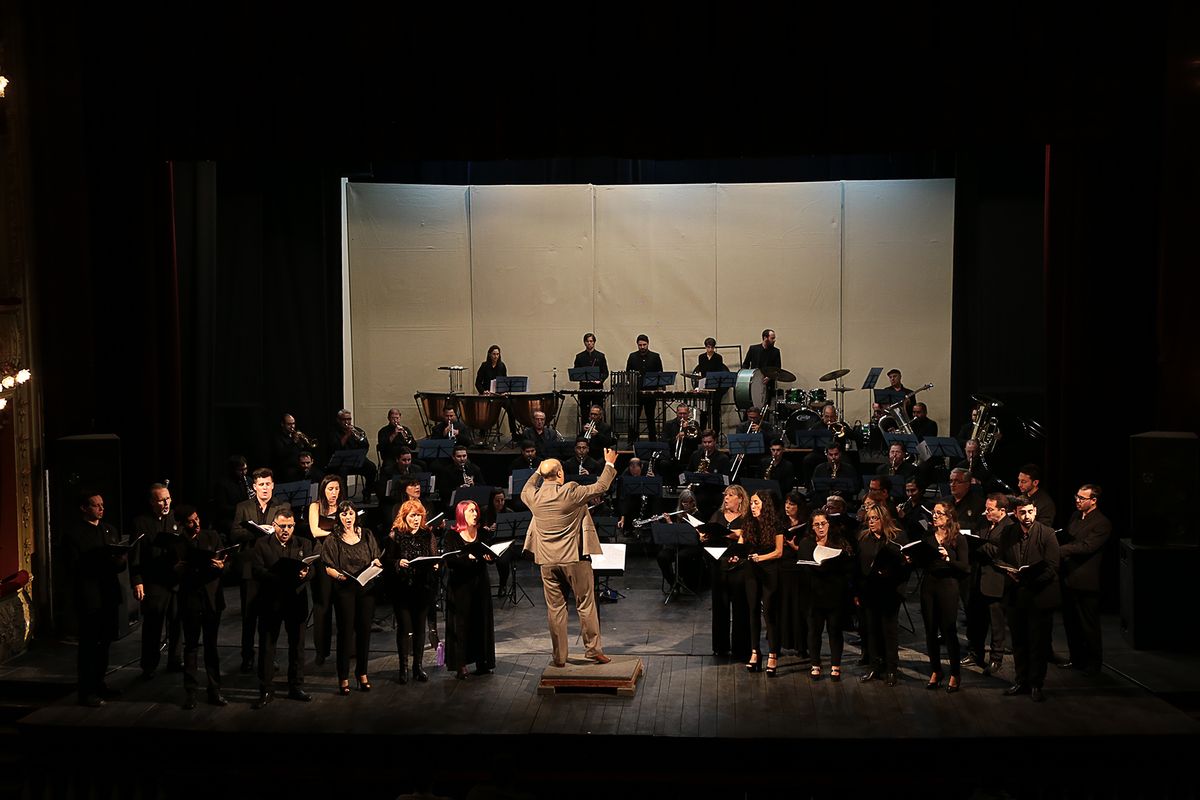 Se inauguran muestras en los museos y salas municipales, habrá conciertos, paseos turísticos y eventos como la 9° Expo Holística. Se inauguran muestras en los museos y salas municipales, habrá conciertos, paseos turísticos y eventos como la 9° Expo Holística.