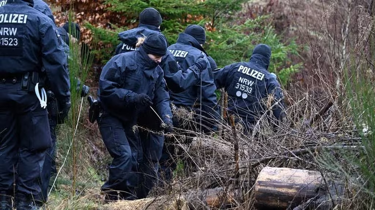 Dos menores de 12 y 13 años confesaron haber asesinado a puñaladas a una compañera en un bosque y dejar que se desangrara.