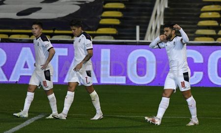 Independiente derrotó 2-1 a Rosario Central y se mantiene como líder del Torneo de la Liga Profesional con 14 unidades. Independiente derrotó 2-1 a Rosario Central y se mantiene como líder del Torneo de la Liga Profesional con 14 unidades.