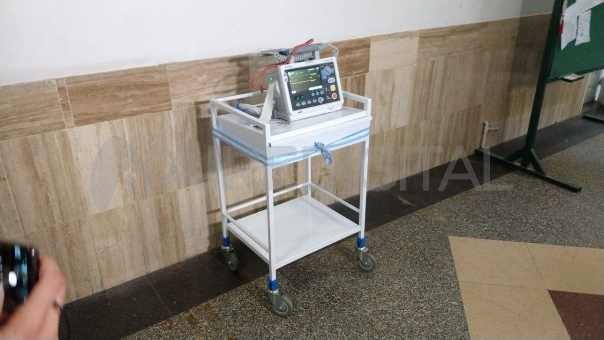 Un desfibrilador cardioversor implantable (DCI) es un dispositivo que detecta cualquier latido cardíaco rápido y potencialmente mortal, llamado arritmia. Si se presenta dicho latido cardiac, el DCI envía rápidamente un electrochoque al corazón para transformar el ritmo de nuevo a la normalidad.