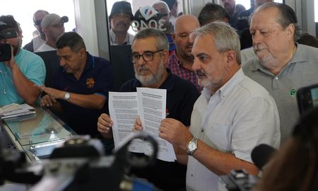 Los gremios de empleados estatales de Santa Fe presentaron una declaración conjunta en el Ministerio de Trabajo. Los gremios de empleados estatales de Santa Fe presentaron una declaración conjunta en el Ministerio de Trabajo.
