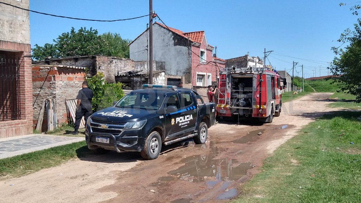 La vivienda incendiada está ubicada en la bajada Distéfano a unos metros de la ruta 168.&nbsp;