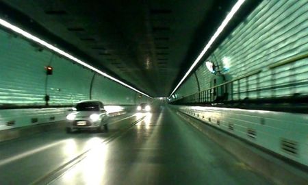 el choque de un camion contra una camioneta, el recuerdo del primer accidente grave en el tunel el choque de un camion contra una camioneta, el recuerdo del primer accidente grave en el tunel