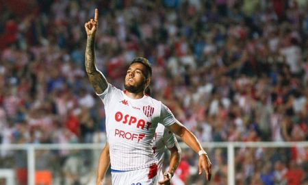 Franco Troyansky tiene varios equipos interesados y Racing podría ofrecer comprar la mitad de su pase para quedarse con el jugador. Franco Troyansky tiene varios equipos interesados y Racing podría ofrecer comprar la mitad de su pase para quedarse con el jugador.