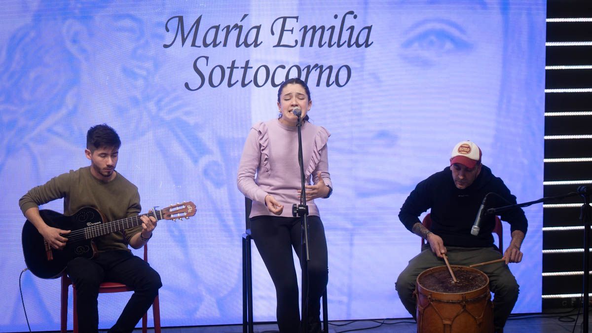 María Emilia Sottocorno se presentó en los estudios de Ahora Vengo por AIRE. María Emilia Sottocorno se presentó en los estudios de Ahora Vengo por AIRE.