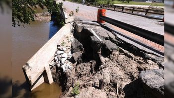Continúa el corte sobre el puente del río Carcarañá mientras avanzan en obras de emergencia