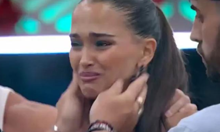 Delfina tuvo un ataque de ansiedad. Delfina tuvo un ataque de ansiedad.