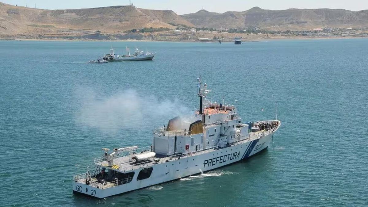 La llamada Ley Ómnibus busca modificar la Ley 24.922 del régimen federal de pesca. La llamada Ley Ómnibus busca modificar la Ley 24.922 del régimen federal de pesca.