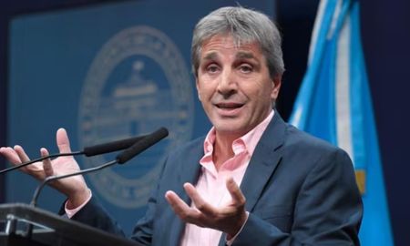 Luis Caputo: “Lo de Adorni no afecta en nada a la economía Luis Caputo: “Lo de Adorni no afecta en nada a la economía