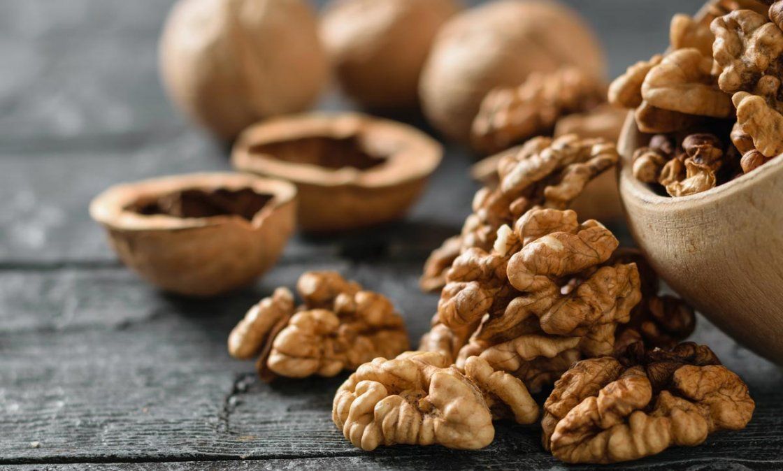 Un estudio logró comprobar como las diestas suplementadas con nueces reducen los niveles de colesterol LDL en comparación con otro tipo de dietas.