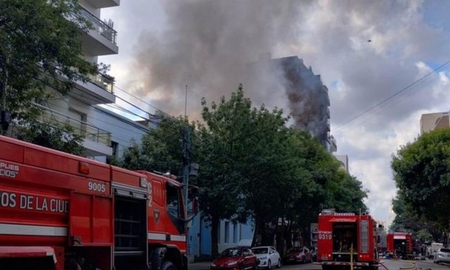 tragedia en caballito: una mujer murio durante un incendio en un edificio de 12 pisos tragedia en caballito: una mujer murio durante un incendio en un edificio de 12 pisos