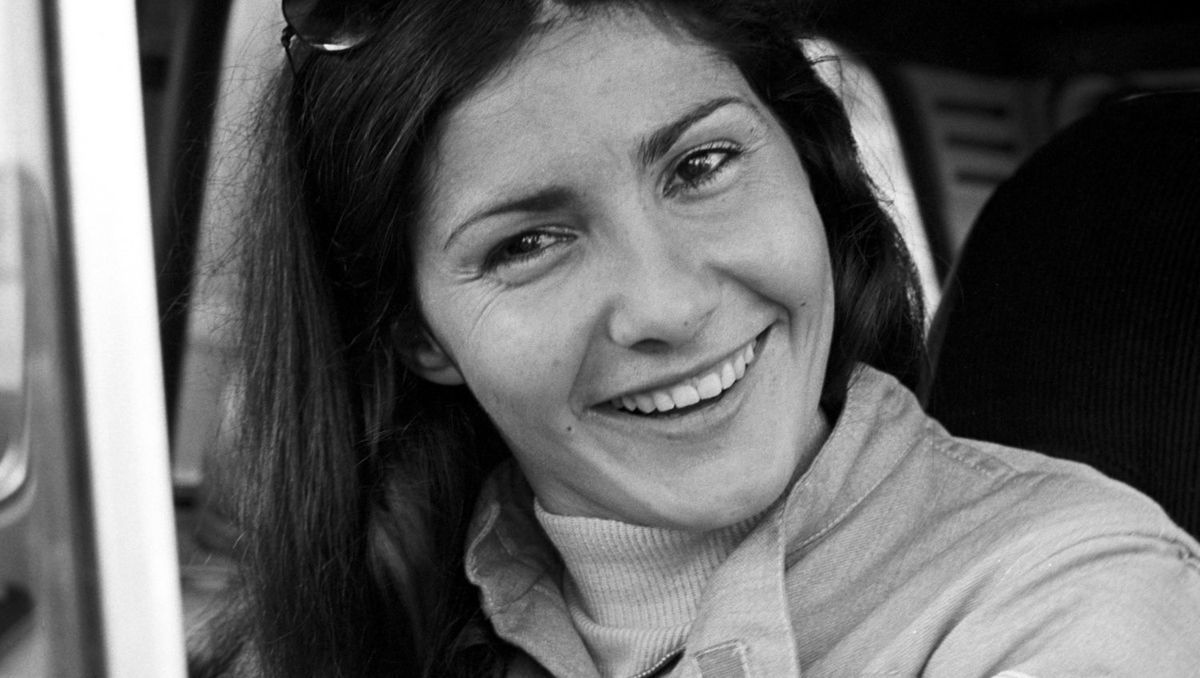 Entre 1974 y 1986, Michele Mouton disputó 50 pruebas del Mundial de Rally –en el que fue piloto oficial de Fiat, Audi y Peugeot–, obtuvo cuatro victorias, el subcampeonato de 1982, nueve podios y ganó 162 etapas. Entre 1974 y 1986, Michele Mouton disputó 50 pruebas del Mundial de Rally –en el que fue piloto oficial de Fiat, Audi y Peugeot–, obtuvo cuatro victorias, el subcampeonato de 1982, nueve podios y ganó 162 etapas.