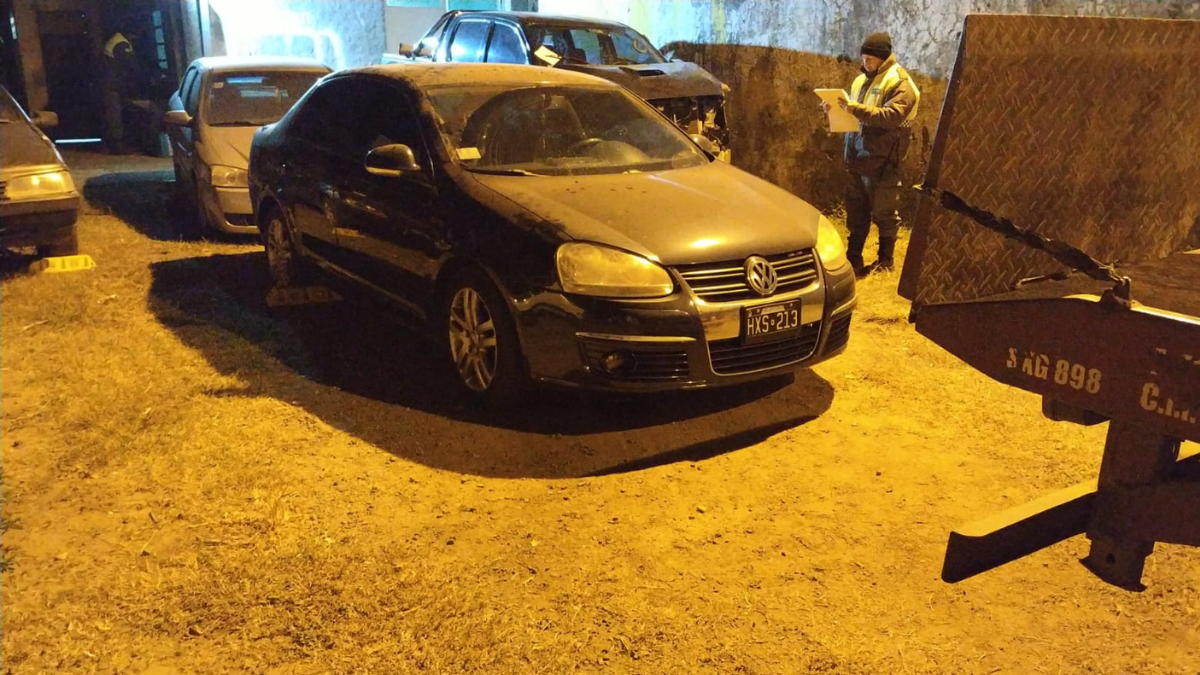 Finalmente, el automóvil terminó en el corralón municipal de Santa Fe.