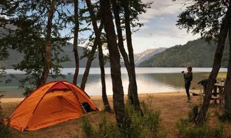 Cómo acampar gratis frente a montañas y lagos cristalinos en la Patagonia.