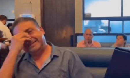 Fueron a un restaurante, miraron el menú y se largaron a llorar: ¡Ay, m hija! Fueron a un restaurante, miraron el menú y se largaron a llorar: ¡Ay, m hija!