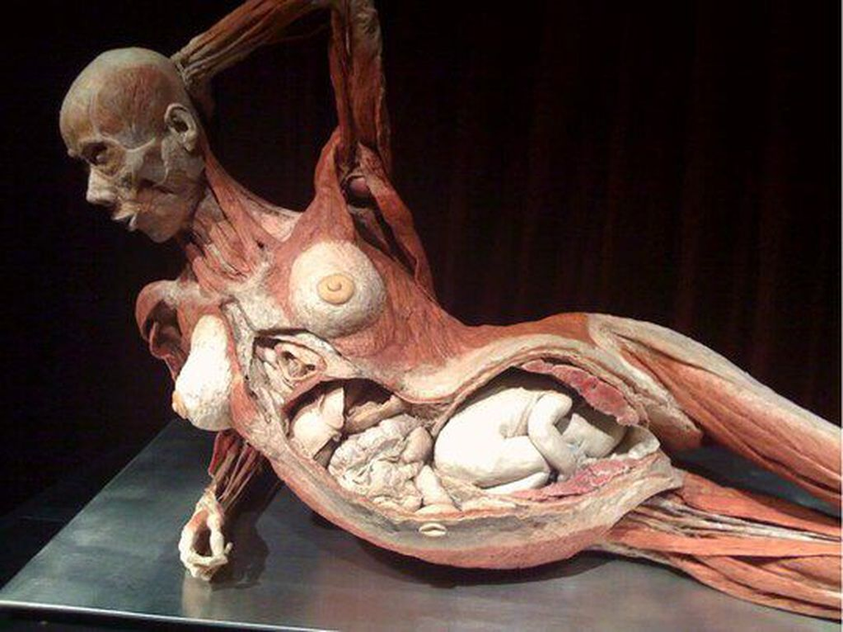 La escultura que muchos aseguran se trata de Zhang Weijie.