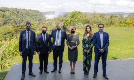El presidente estuvo este sábado en Misiones lanzando el programa PreViaje. El presidente estuvo este sábado en Misiones lanzando el programa PreViaje.