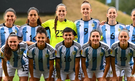 La selección argentina femenina va en busca de su primer triunfo en un Mundial. La selección argentina femenina va en busca de su primer triunfo en un Mundial.