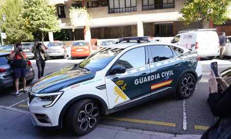 Los menores fueron encontrados entre basura, sin escolarización ni contacto con el exterior. La Justicia española ordenó prisión preventiva para los adultos. Los menores fueron encontrados entre basura, sin escolarización ni contacto con el exterior. La Justicia española ordenó prisión preventiva para los adultos.