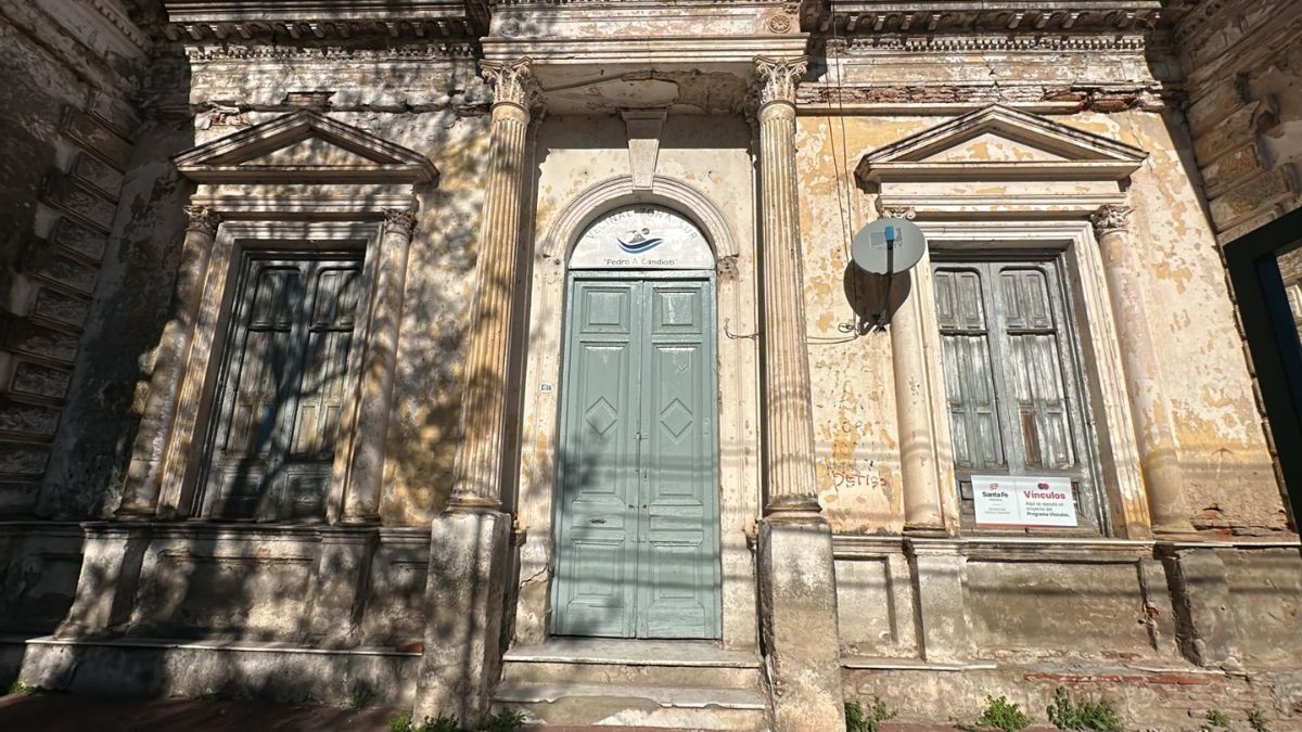 La vecinal de barrio sur se ubica en Doctor Zavalla 1716. La vecinal de barrio sur se ubica en Doctor Zavalla 1716.