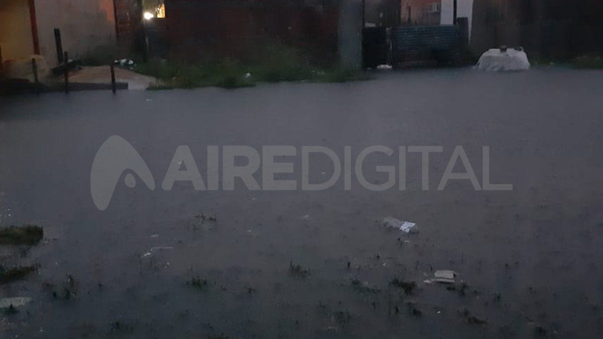 Los vecinos de Mendoza 4800 tienen agua en el interior de sus viviendas