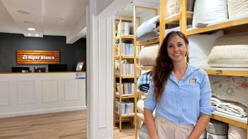 El local de Hiperblanco en Santa Fe ofrece una propuesta integral para el hogar con productos de diseño y precios accesibles. El local de Hiperblanco en Santa Fe ofrece una propuesta integral para el hogar con productos de diseño y precios accesibles.
