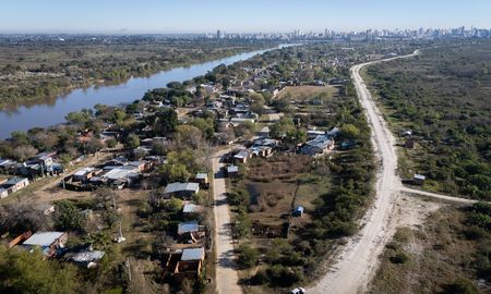 Ante la inminente llegada del fenómeno del Niño, la provincia de Santa Fe intensificó las tareas de mitigación hídrica y la coordinación operativa con los gobiernos locales, la Región Centro y el Gobierno Nacional. Ante la inminente llegada del fenómeno del Niño, la provincia de Santa Fe intensificó las tareas de mitigación hídrica y la coordinación operativa con los gobiernos locales, la Región Centro y el Gobierno Nacional.