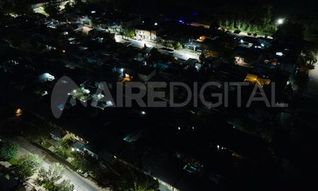 El intendente de la ciudad de Santa Fe, Juan Pablo Poletti, aseguró que en seis meses, toda la ciudad estará iluminada. El intendente de la ciudad de Santa Fe, Juan Pablo Poletti, aseguró que en seis meses, toda la ciudad estará iluminada.