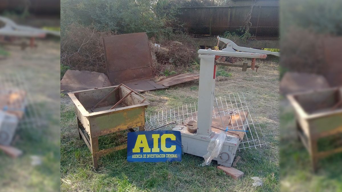 En los allanamientos, los investigadores encontraron una prensa fabricada con elementos robados del ferrocarril. 