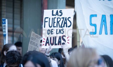 La movilización será el jueves a las 17 hs desde Plaza Houssay al Palacio Pizzurno para exigir la aprobación de la ley de financiamiento universitario. La movilización será el jueves a las 17 hs desde Plaza Houssay al Palacio Pizzurno para exigir la aprobación de la ley de financiamiento universitario.